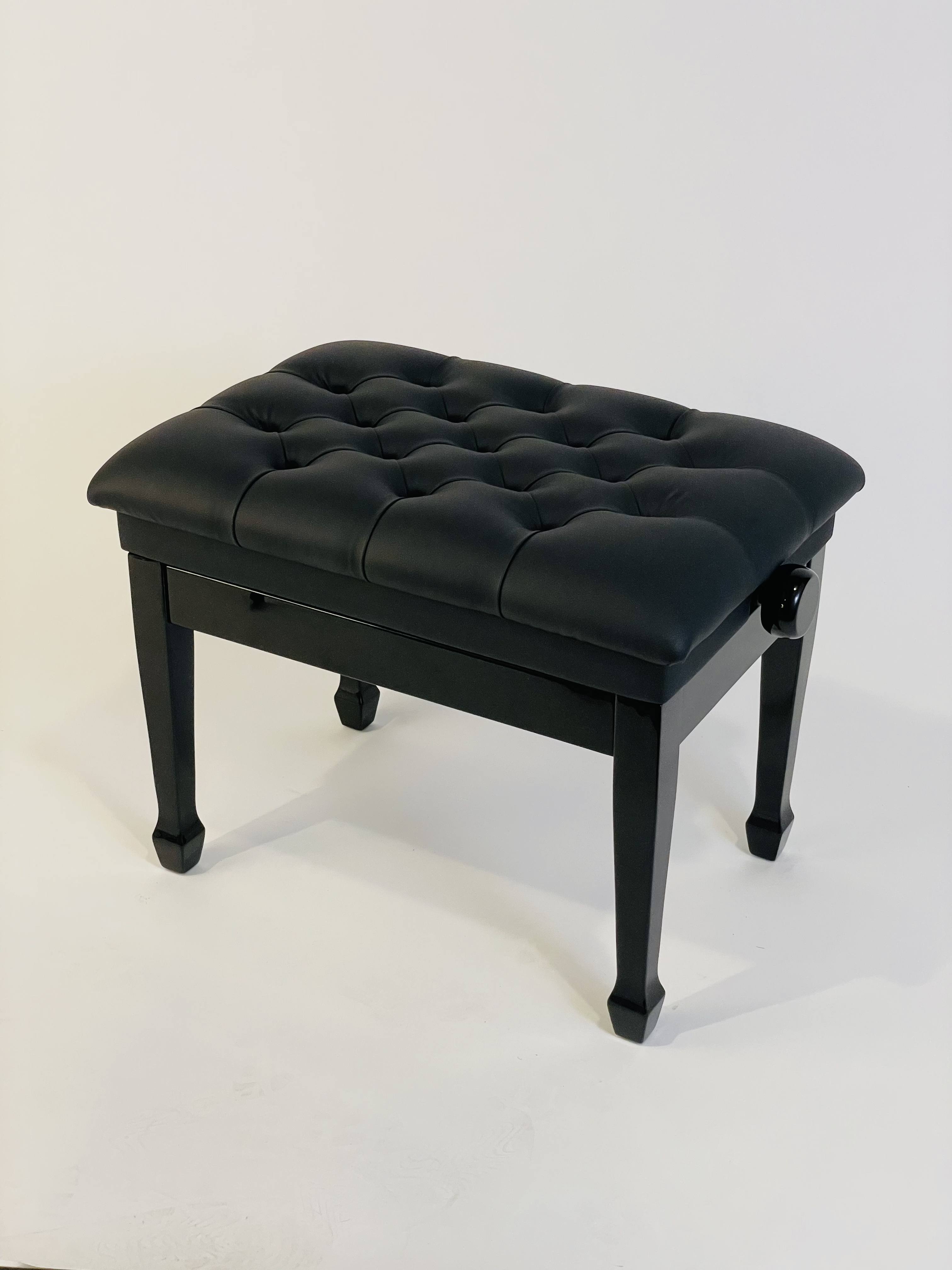 Hidrau X-10 píanóbekkur, svartur háglans með leðurlíkis setu